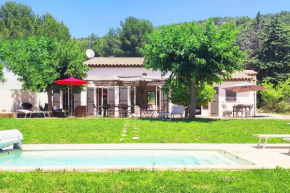 Le bastidon de Sanary- piscine et jardin paysagé.